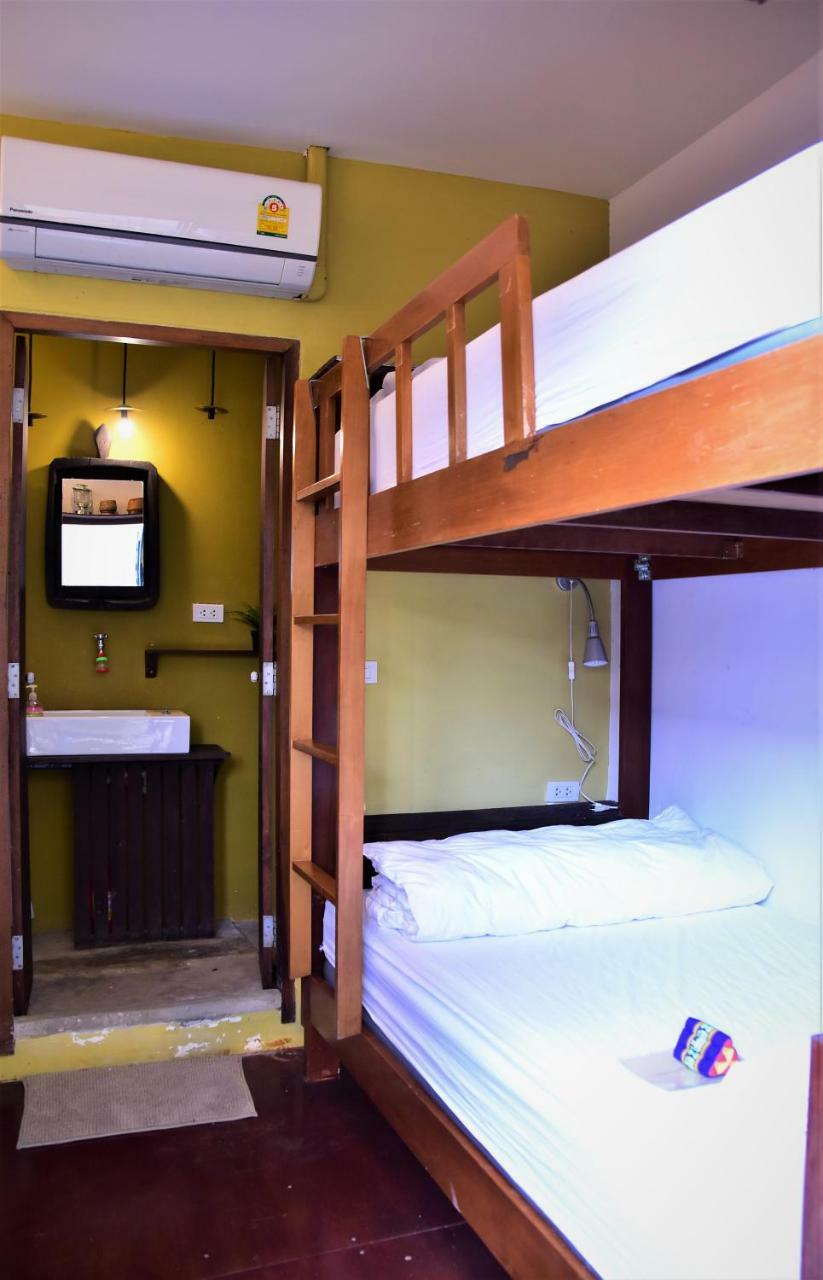 Baan Rare Guesthouse Удонтхані Екстер'єр фото