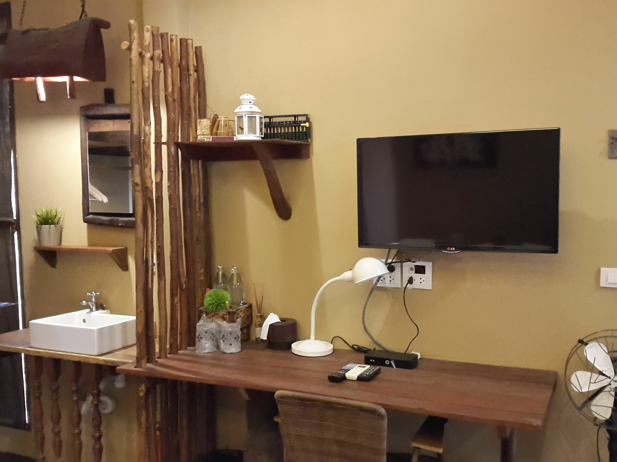 Baan Rare Guesthouse Удонтхані Екстер'єр фото